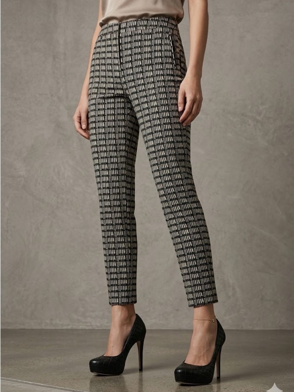 Adrianna Papell Graphic Black and White Print Ankle Pants - Size 6